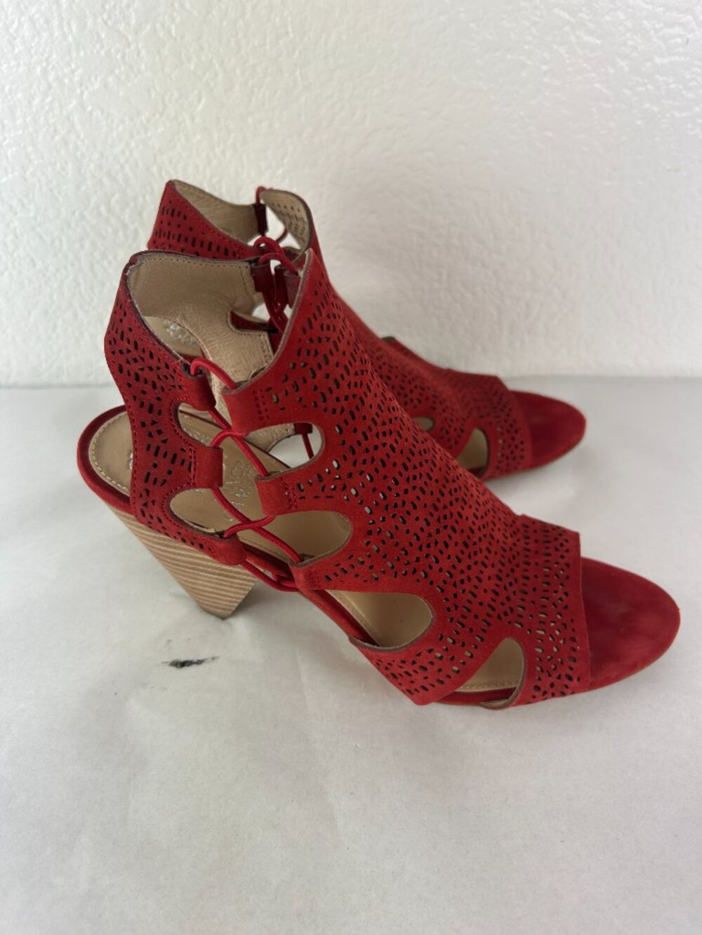 Vince Camuto Women's Evalina Cherry Red Sandals 100% Leather Upper Size 8.5